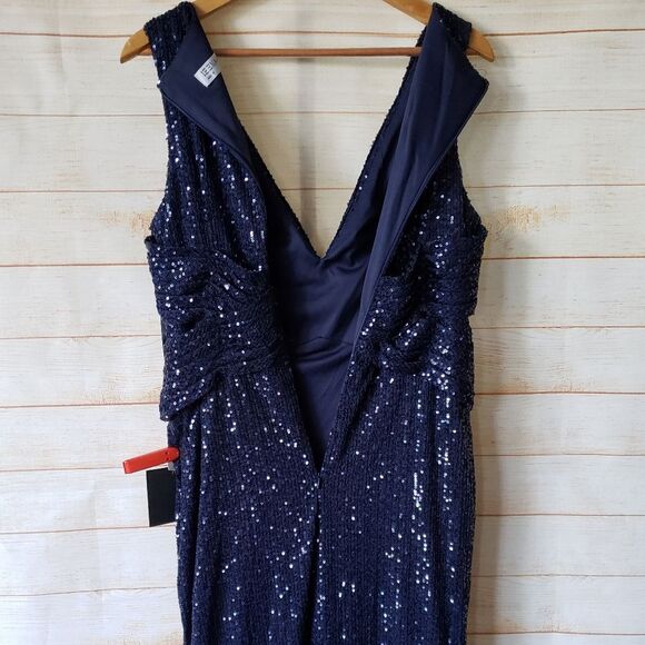 Elegant Navy Sequin Gown - Picture 9 of 14